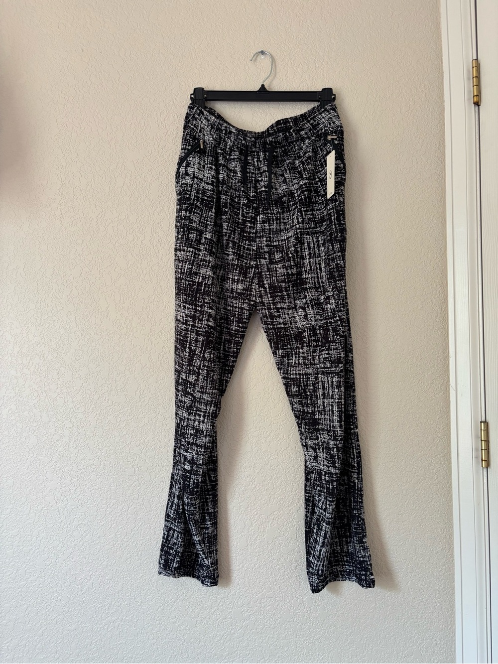 SJ Corp. black and white abstract patterned jogger pants - brand new with tag
